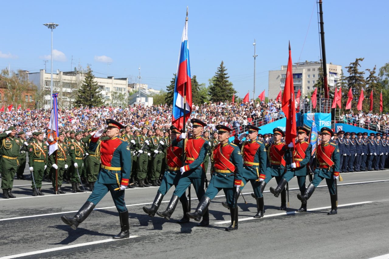 Самарская область отметила День Победы - более 200 тысяч человек прошли в «Бессмертном полке» Самарская область отметила День Победы - более 200 тысяч человек прошли в «Бессмертном полке»