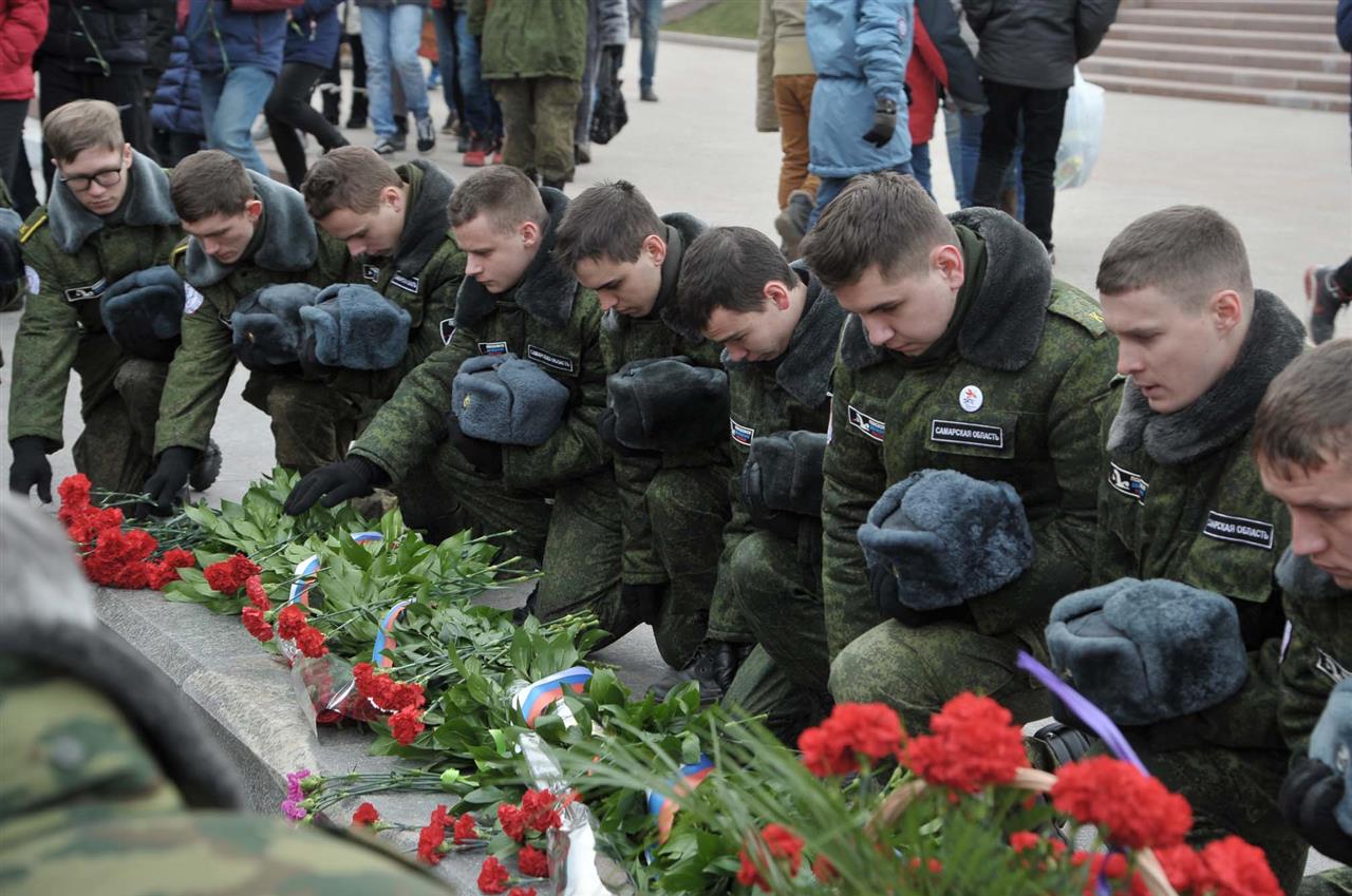 Никто не забыт: в День Неизвестного солдата почтили память героев, без вести пропавших на полях сражений