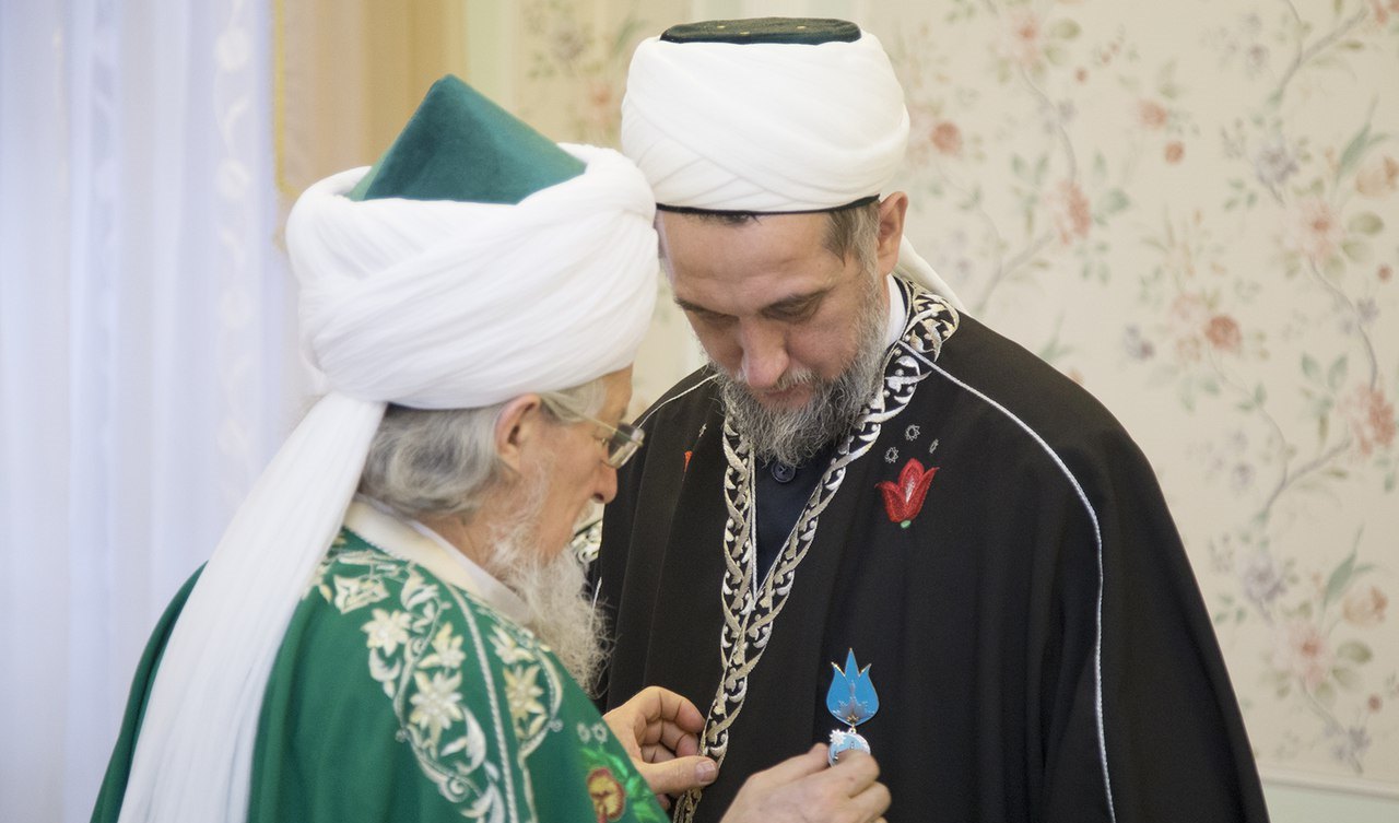 	Муфтия Самарской области Талип-Хазрата Яруллина наградили медалью «Аль-Игтисам»