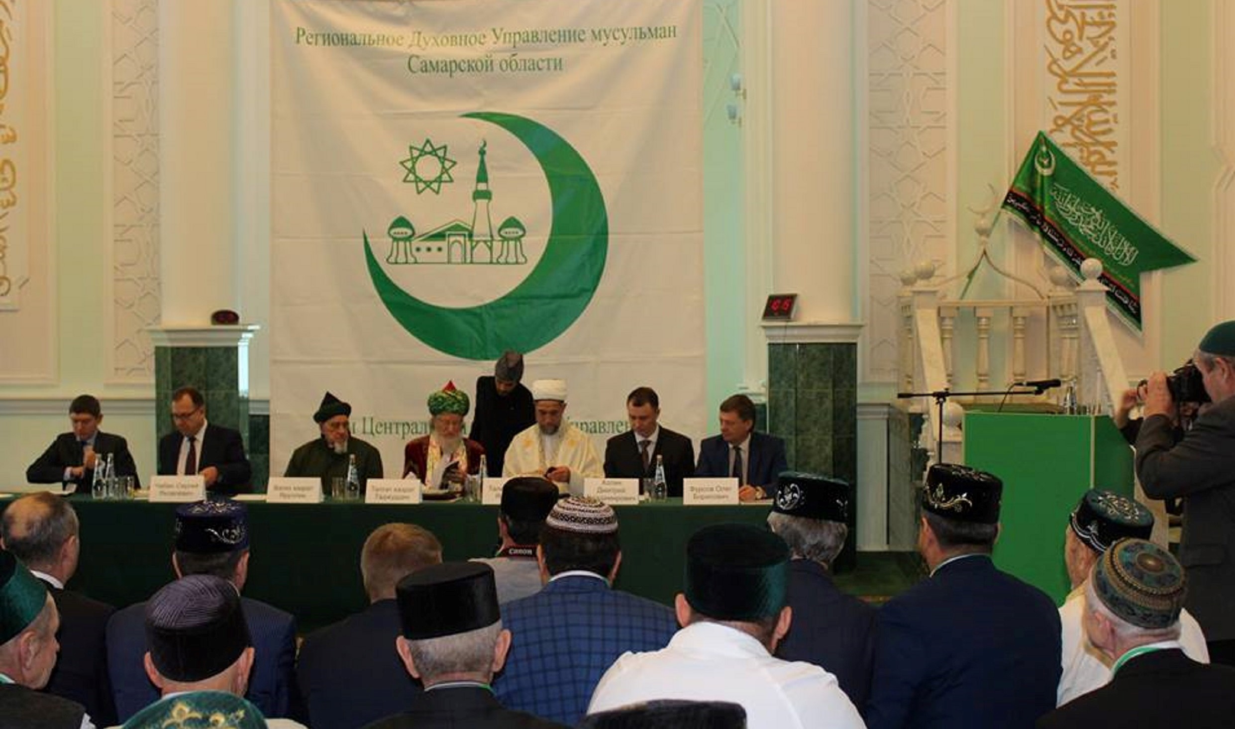 «Духовные ценности как основа и суть ислама»: на VI съезде РДУМСО с проповедью выступил Верховный муфтий Талгат Таджуддин