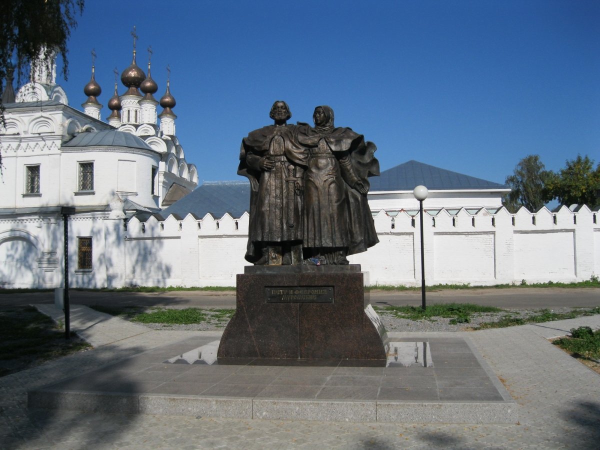 Памятник Петру И Февронии В Муроме Фото
