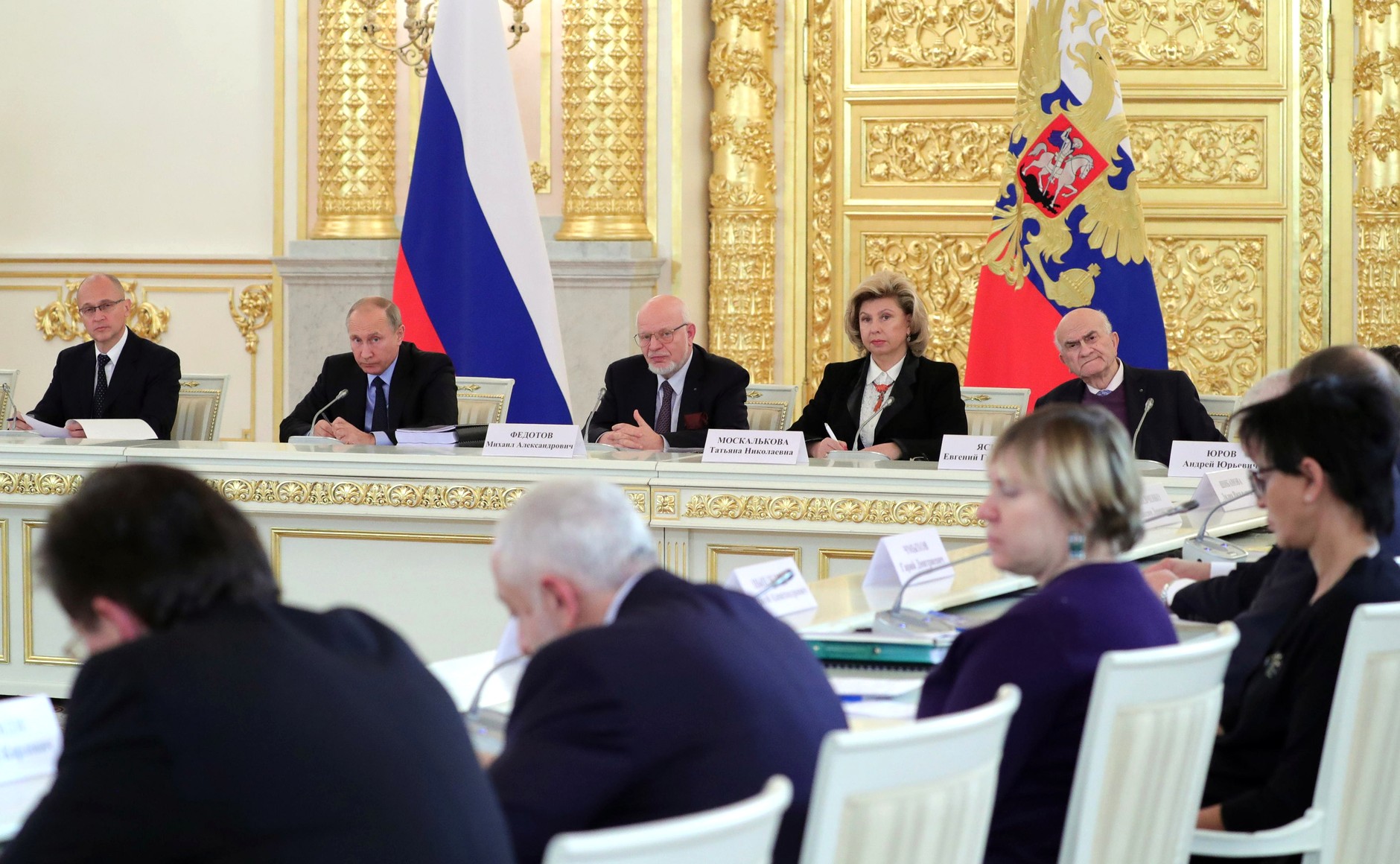Владимир Путин считает, что столетие революции послужит объединению общества