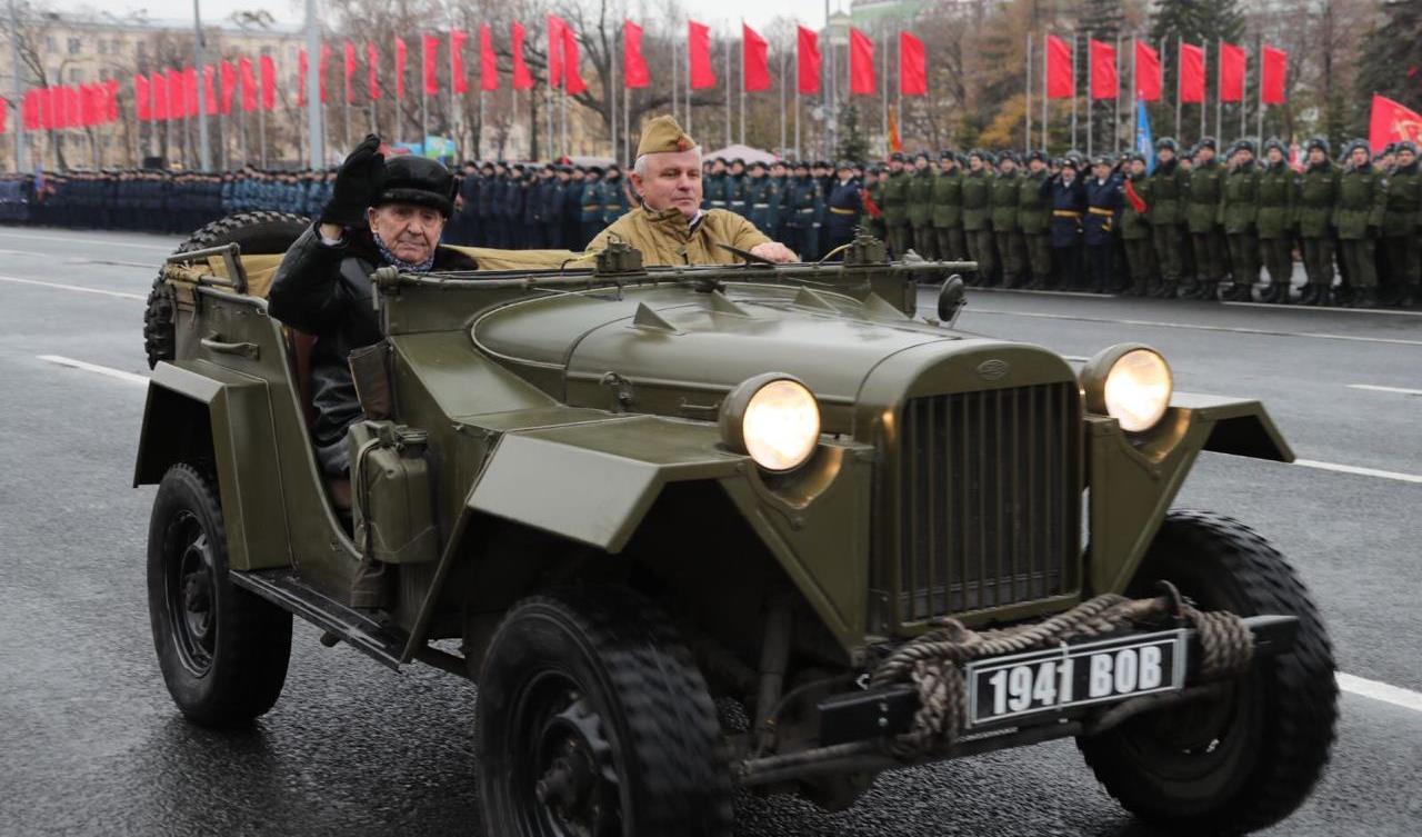 Девятый раз прошел традиционный Парад Памяти в Самаре Девятый раз прошел традиционный Парад Памяти в Самаре