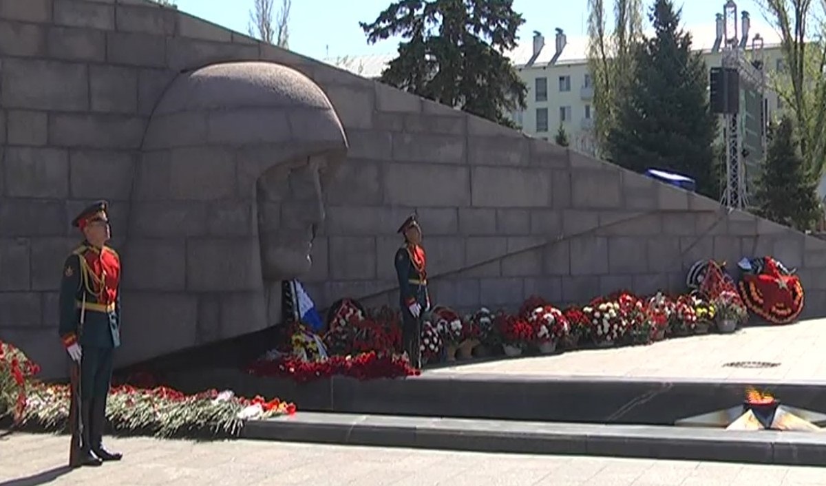Дмитрий Азаров: «Мы должны бережно сохранять память о героях былых времен и прежде всего – о солдатах Великой Отечественной»