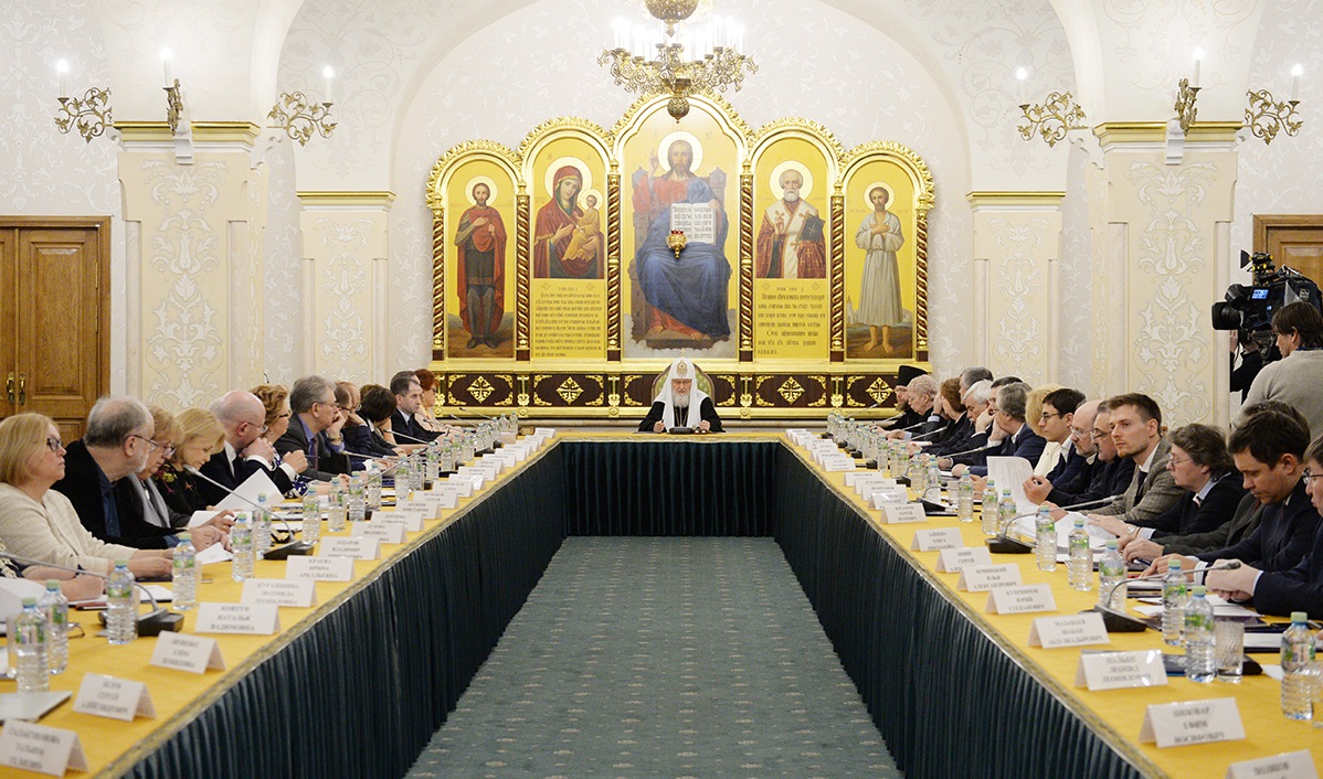 Патриарх Кирилл: Необходимо обеспечить преемственность базовых ценностей российской идентичности