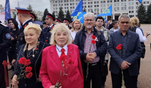 В День ветеранов боевых действий на площади Славы почтили память защитников Отечества В День ветеранов боевых действий на площади Славы почтили память защитников Отечества