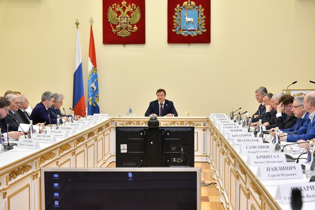 Дмитрий Азаров поздравил ученых региона с Днем российской науки Дмитрий Азаров поздравил ученых региона с Днем российской науки