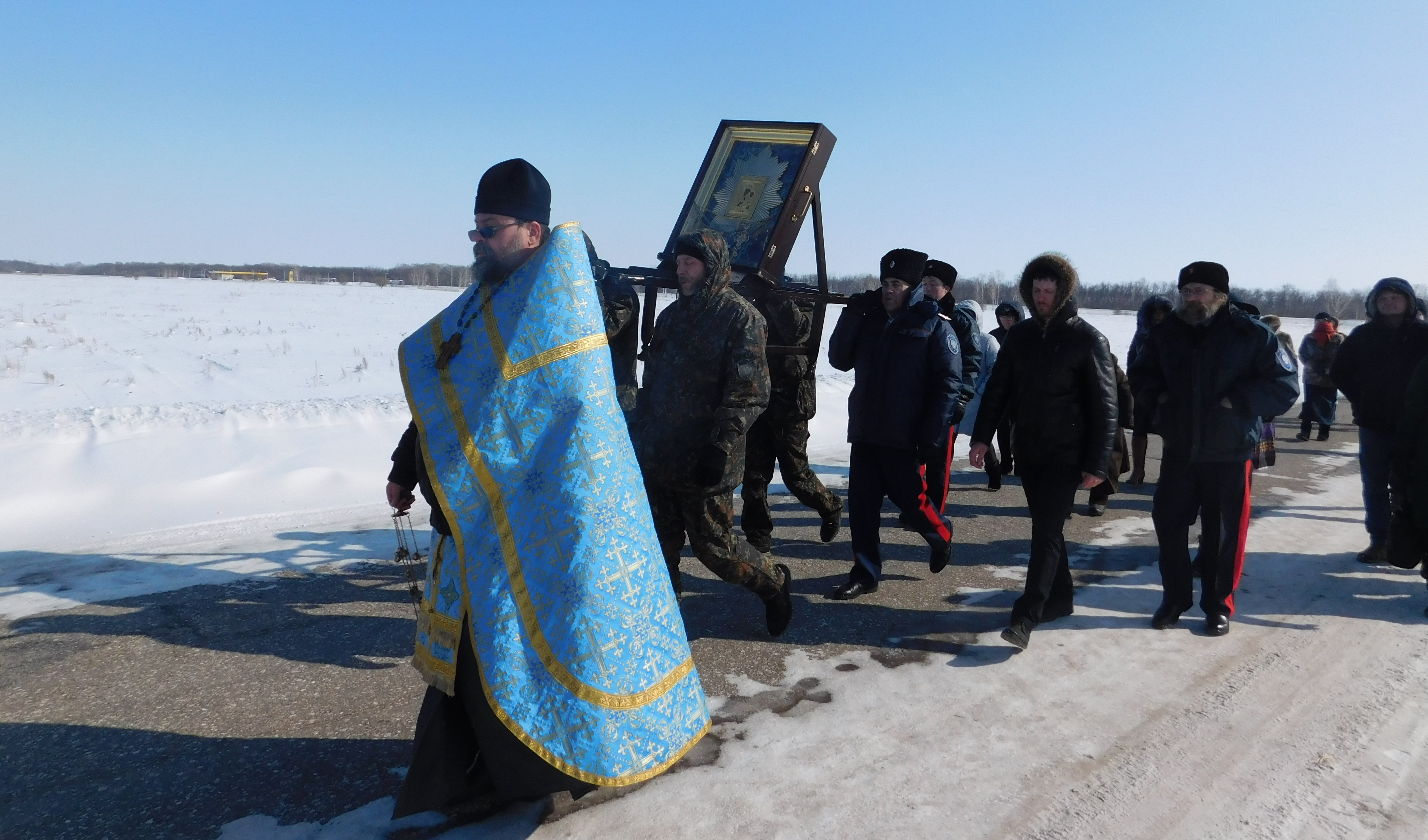 С православной святыней казаки побывали в храме Покрова Пресвятой Богородицы  села Алтухово