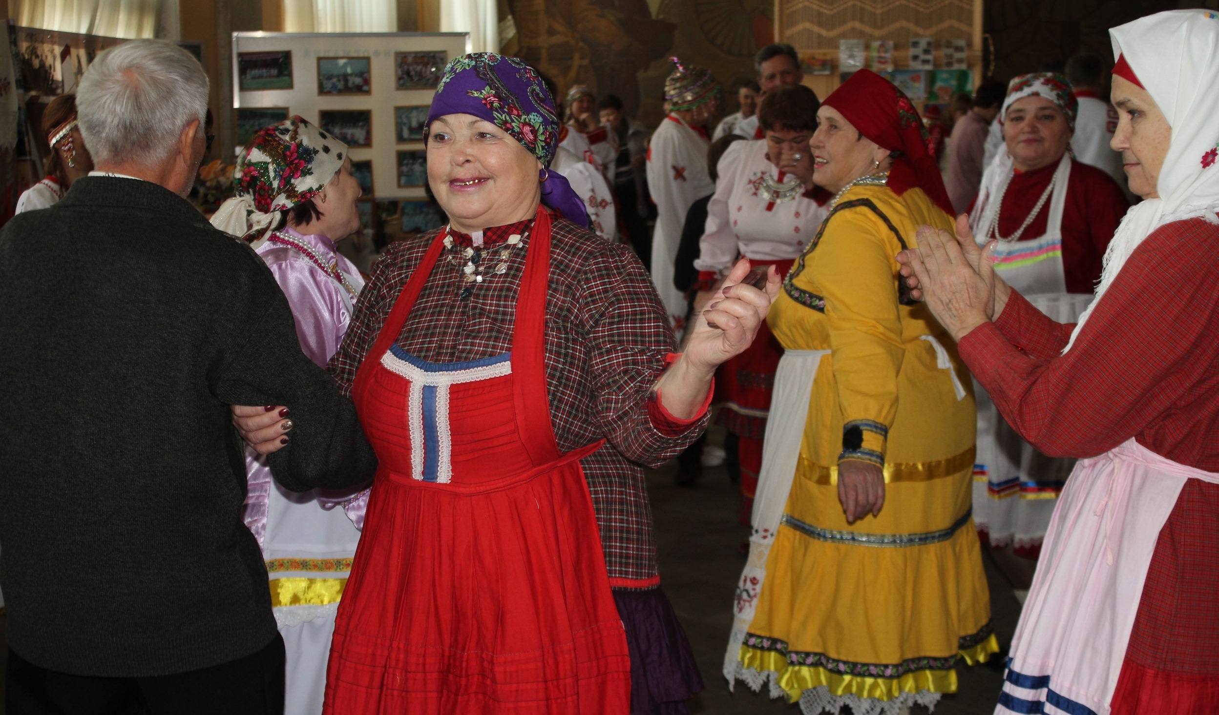 Фольклорный  фестиваль «Кер сари» показал богатую национальную культуру чувашей 