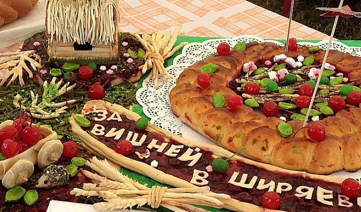 11-метровый вишневый пирог и регата на ялах: в с. Ширяево прошел ХIII фестиваль народных традиций «Жигулевская вишня»