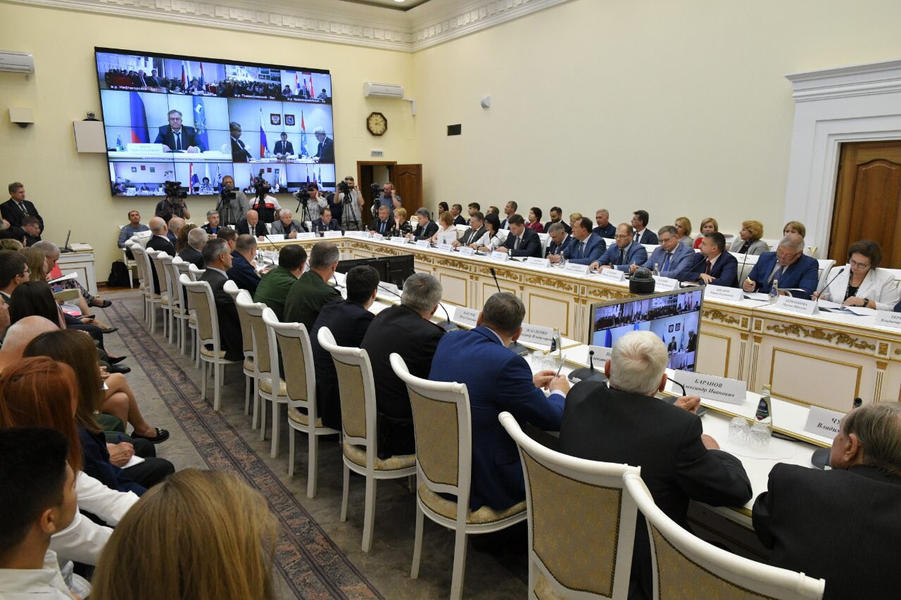 Дмитрий Азаров провел расширенное заседание оргкомитета «Победа»