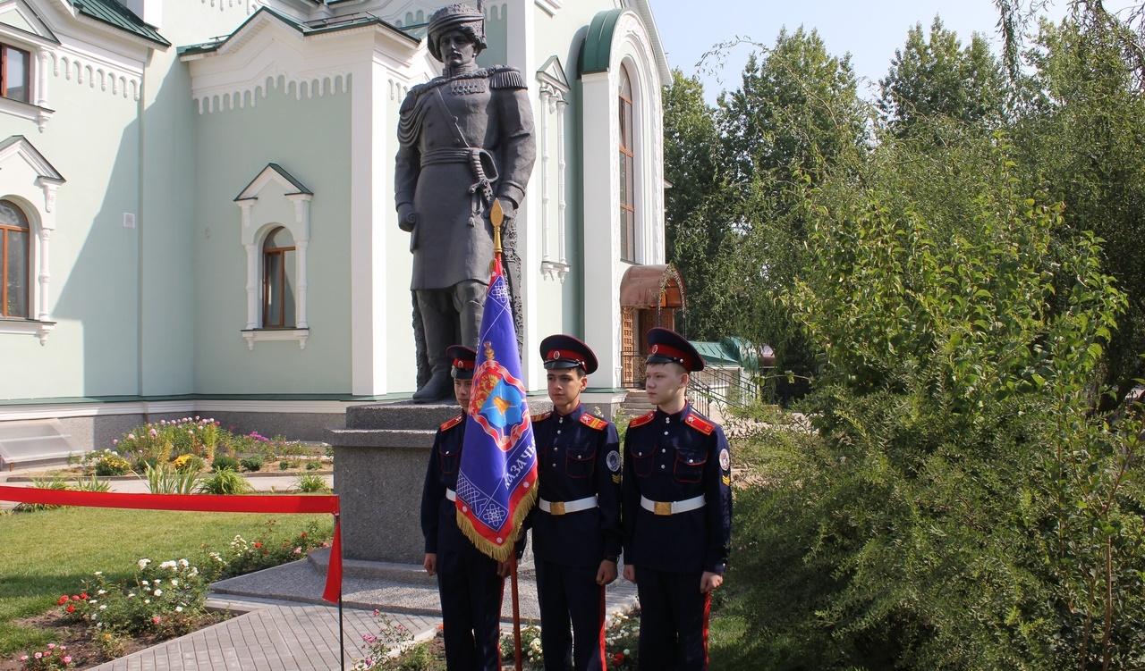 Памятник казаку Павлу Диомидию открыли в Тольятти