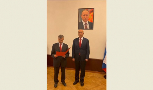 Поздравляем с заслуженной наградой Ростислава Ерастовича Хугаева! Поздравляем с заслуженной наградой Ростислава Ерастовича Хугаева!