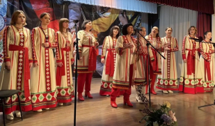 Песни, которые объединяют: в Доме дружбы народов русский и эрзянский языки звучали как одно целое Песни, которые объединяют: в Доме дружбы народов русский и эрзянский языки звучали как одно целое