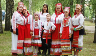 Светлана Таршина: «Мне важно беречь то, что для меня бесценно — язык и культуру моих предков» Светлана Таршина: «Мне важно беречь то, что для меня бесценно — язык и культуру моих предков»