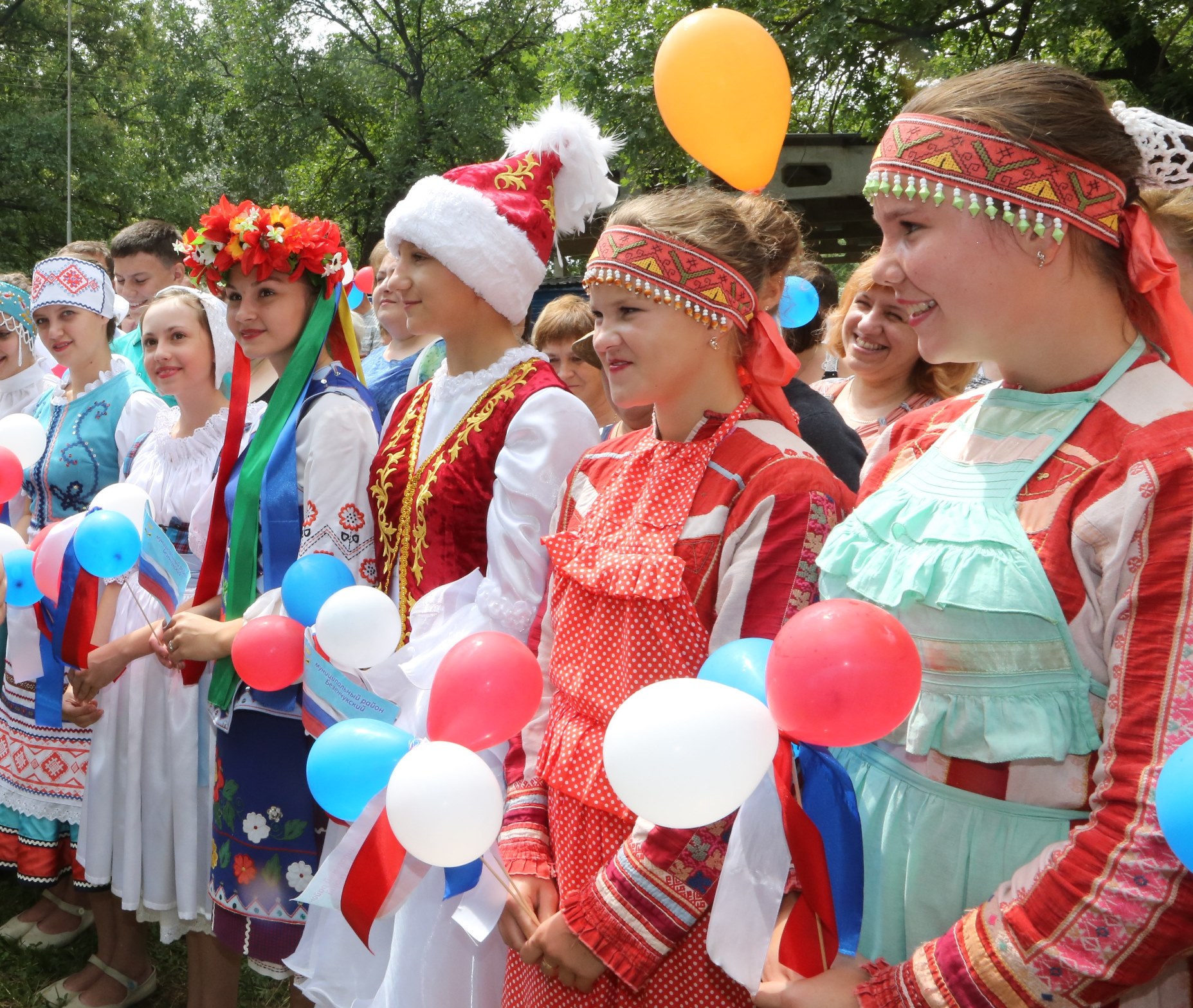 Дмитрий Азаров: «В детях мы видим будущее нашей великой страны – России»