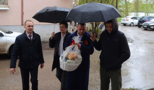 «В гости к ветерану»: частичка добра и памяти – детям войны в Чапаевске 