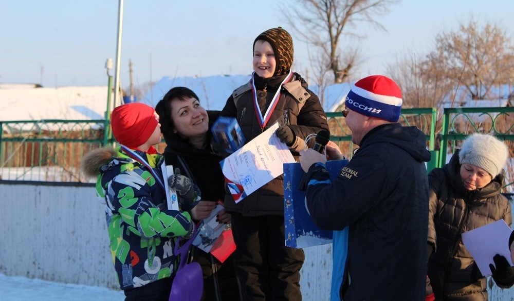 В поддержку российских спортсменов-олимпийцев самарские атлеты устроили состязания по зимним видам спорта