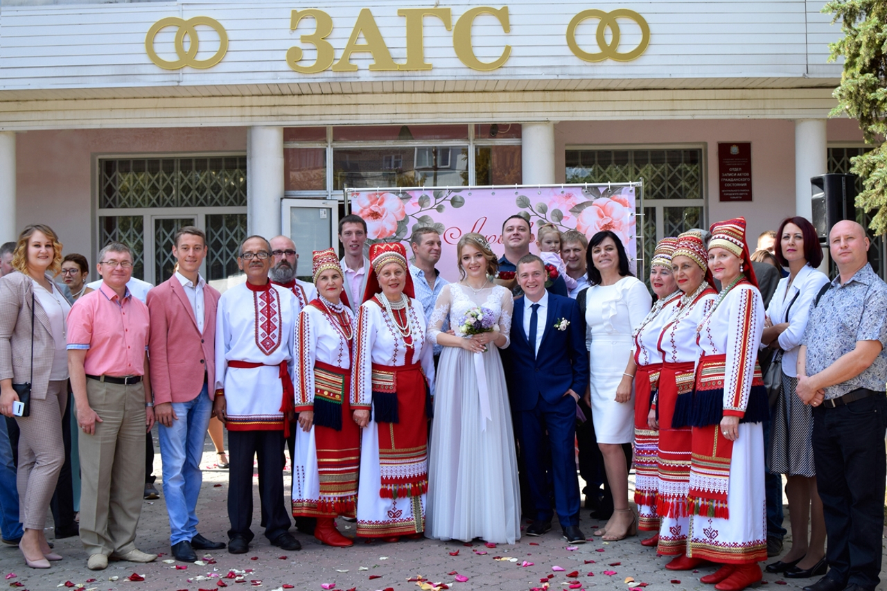 В Тольятти прошел Фестиваль национальных свадеб В Тольятти прошел Фестиваль национальных свадеб
