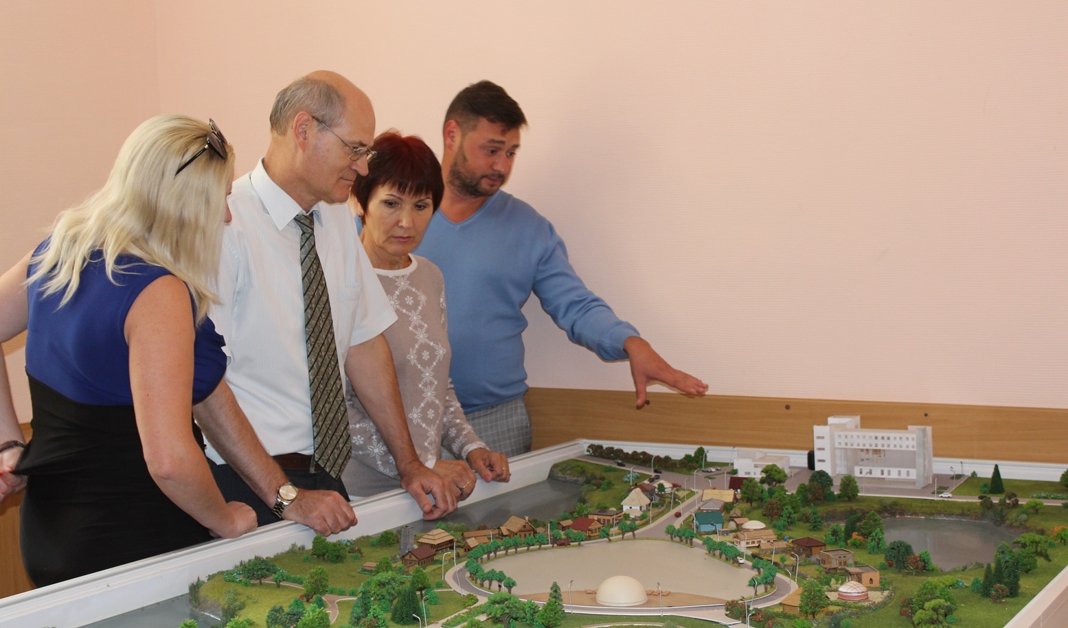 Руководитель отделения Посольства Беларуси в Уфе П.Балтрукович посетил Дом дружбы народов Самарской области