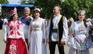 Символ веры и единства. В Тольятти 38-й раз отметили Сабантуй
