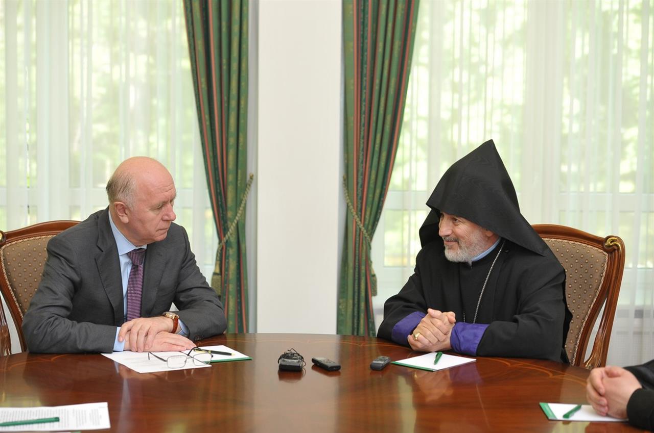 Н.И.Меркушкин и архиепископ Езрас говорили о взаимодействии ради сохранения мира и согласия между народами