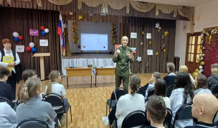 Тольяттинские школьники встретились с героем СВО