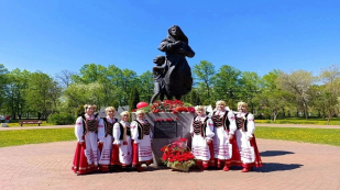 Ансамбль «Купалінка» поздравил тольяттинцев с Днем Победы Ансамбль «Купалінка» поздравил тольяттинцев с Днем Победы