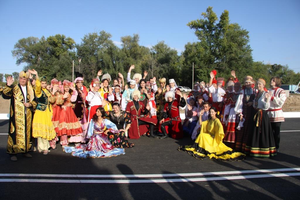 Дружбы народов ставрополь. День дружбы народов Самарской области. Многонациональный район. Народы Самарской губернии. Самара многонациональная.